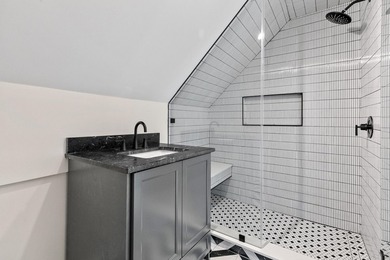 Charming 1920's beach cottage nestled on sought-after Sullivan's - photo 33
