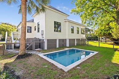 Charming 1920's beach cottage nestled on sought-after Sullivan's - photo 36