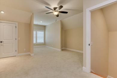 Welcome home to this perfect like brand new dream house where - photo 39