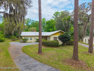 St. Johns River Home Active Under Contract in Palatka Florida