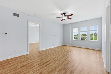 Live in the heart of it all without sacrificing the feel of home - photo 10