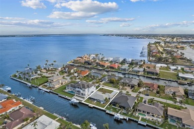 Welcome to Your Waterfront Oasis!
Discover the perfect blend of - photo 4