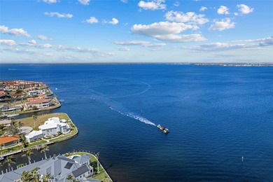 Welcome to Your Waterfront Oasis!
Discover the perfect blend of - photo 6