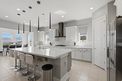 Welcome to this stunning Salem home offering nearly 5,200 sq. ft - photo 16