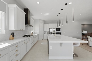 Welcome to this stunning Salem home offering nearly 5,200 sq. ft - photo 19