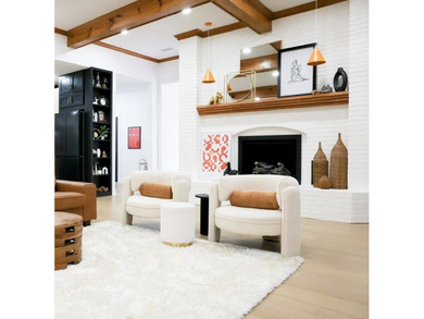 Discover this completely remodeled 5-bedroom, 4.5-bath home that - photo 21
