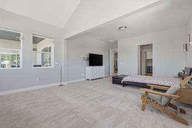 Welcome to this stunning Salem home offering nearly 5,200 sq. ft - photo 22