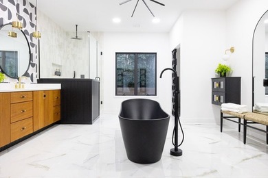 Discover this completely remodeled 5-bedroom, 4.5-bath home that - photo 33