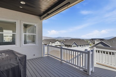 Welcome to this stunning Salem home offering nearly 5,200 sq. ft - photo 35