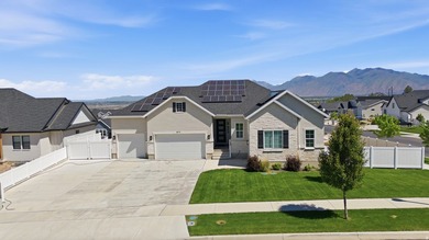 Welcome to this stunning Salem home offering nearly 5,200 sq. ft - photo 39