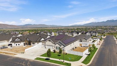 Welcome to this stunning Salem home offering nearly 5,200 sq. ft - photo 44