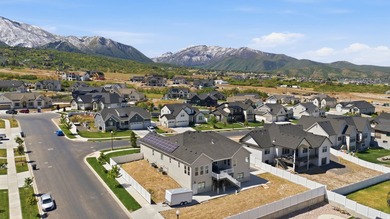 Welcome to this stunning Salem home offering nearly 5,200 sq. ft - photo 49