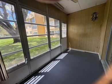 Lake Condo For Sale in Tamarac, Florida