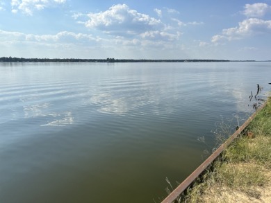 Main Lake Home On Two Waterfront Lots - photo 11