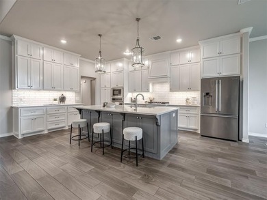 Immaculate, move-in ready, and designed with space exactly where - photo 8