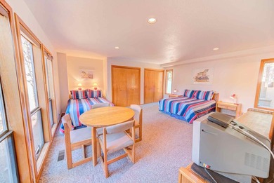 Welcome to 15 White Elm, this home has been with the same family - photo 12