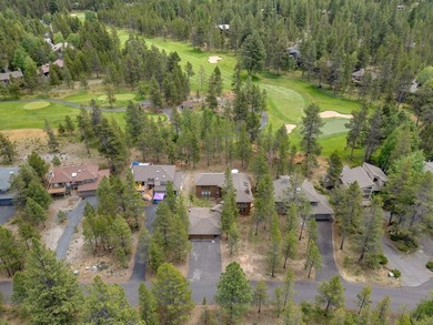 Welcome to 15 White Elm, this home has been with the same family - photo 32