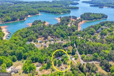 Your private lakeside retreat awaits. Set on spacious acreage in - photo 2
