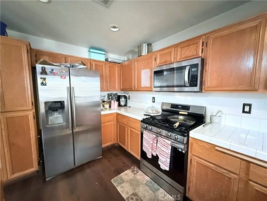 Welcome to 25323 Bayside, a two-level townhome nestled in the - photo 9
