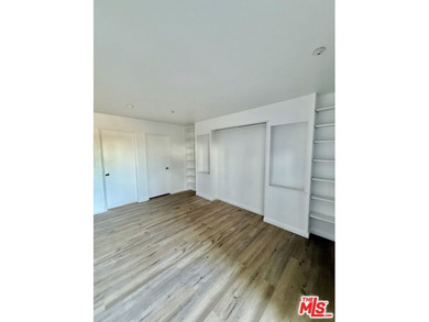 Fully remodeled 1 bed, 1 bath condo. Upgraded from head to toe a - photo 12