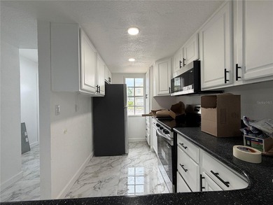 Virtually Staged. SELLER IS OFFERING $3,600 TOWARDS CLOSING - photo 12