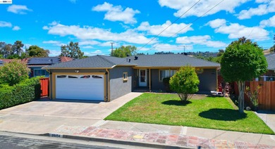 *Beautiful Ranch Style Home* Pride of Ownership! This - photo 3