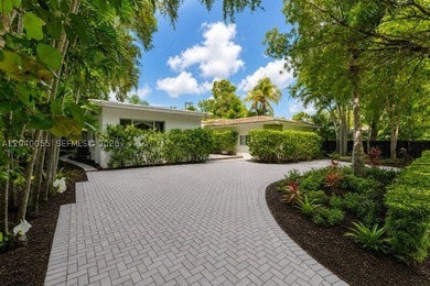 Located on one of Bay Heights' most sought-after streets, this - photo 1
