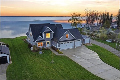 Experience luxury lakefront living on beautiful Houghton Lake in - photo 1