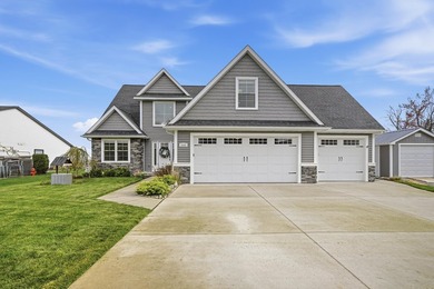 Experience luxury lakefront living on beautiful Houghton Lake in - photo 2