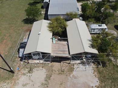 Fantastic lake property set up and ready for all of your weekend - photo 11