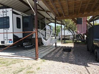 Fantastic lake property set up and ready for all of your weekend - photo 15