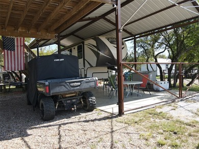 Fantastic lake property set up and ready for all of your weekend - photo 17