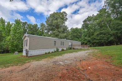 Enjoy peaceful country living just minutes from beautiful Lake - photo 2