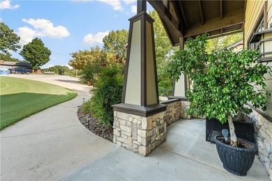 Stunning home designed for comfort and exceptional entertaining - photo 4