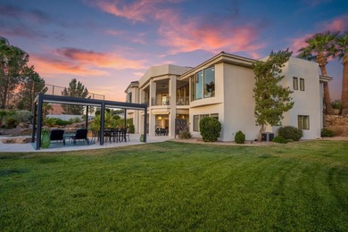 Resort-style living above the Southgate Golf Course. This fully - photo 24