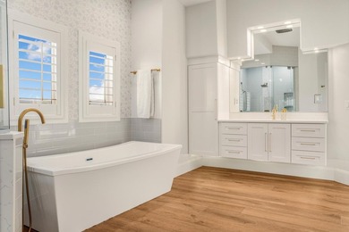 Resort-style living above the Southgate Golf Course. This fully - photo 32
