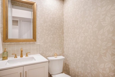 Resort-style living above the Southgate Golf Course. This fully - photo 36