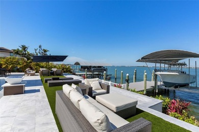 Welcome to Wow, welcome to 631 Harbor Island! This - photo 42