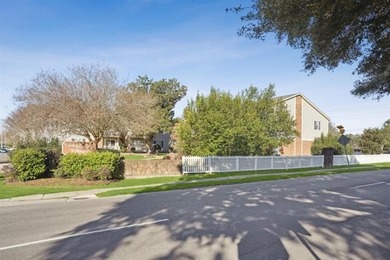 Lake Pontchartrain Condo For Sale in Kenner Louisiana