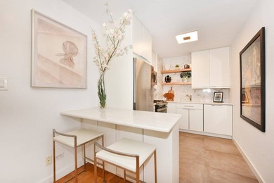 Mid floor, all new, south facing large 1 bedroom unit with - photo 3
