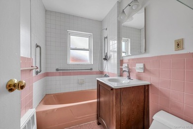 Top-floor 1-bedroom co-op in the well-maintained Whitewood - photo 10