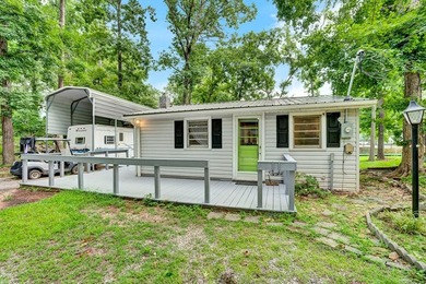 Your lakeside happy place is calling! This fully move-in-ready 1 - photo 1
