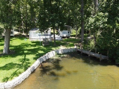 Your lakeside happy place is calling! This fully move-in-ready 1 - photo 2