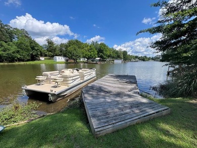 Cheap & Cheerful! This lakefront SW comes furnished with Five - photo 3