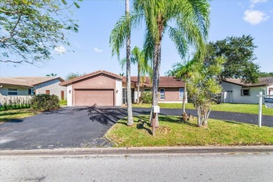 (private lake, pond, creek) Home For Sale in Tamarac Florida