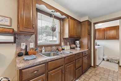 Move-in ready ranch with room to grow! This 2 bedroom, 2 bath - photo 10