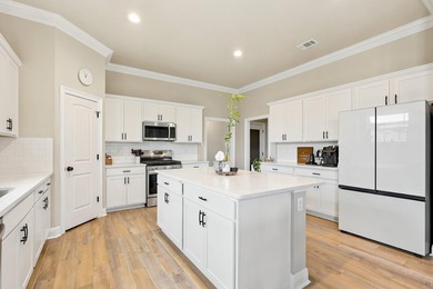 Experience comfort and convenience in this meticulously - photo 14