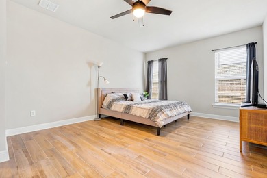 Experience comfort and convenience in this meticulously - photo 16