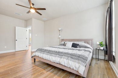 Experience comfort and convenience in this meticulously - photo 17