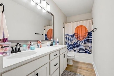 Experience comfort and convenience in this meticulously - photo 25